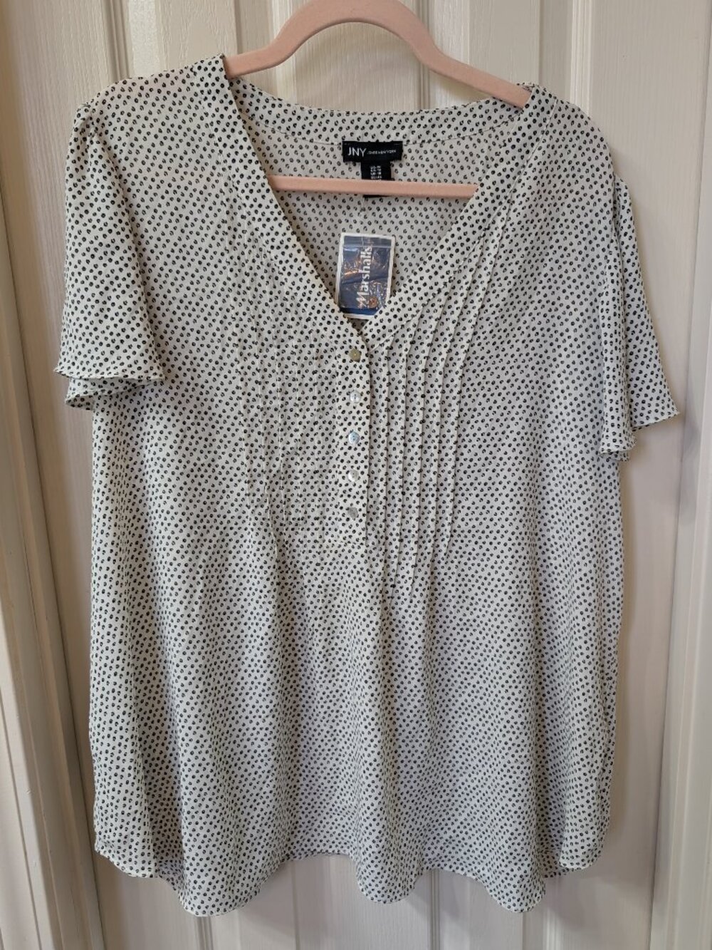 NWT Jones New York Lightweight Button Front Printed Black and White Blouse Size